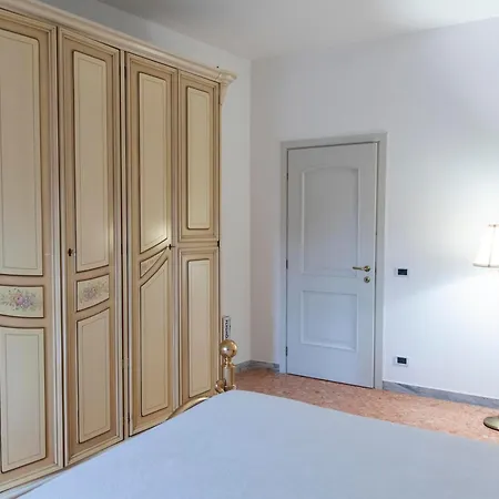 Casa Cornelia Apartment *